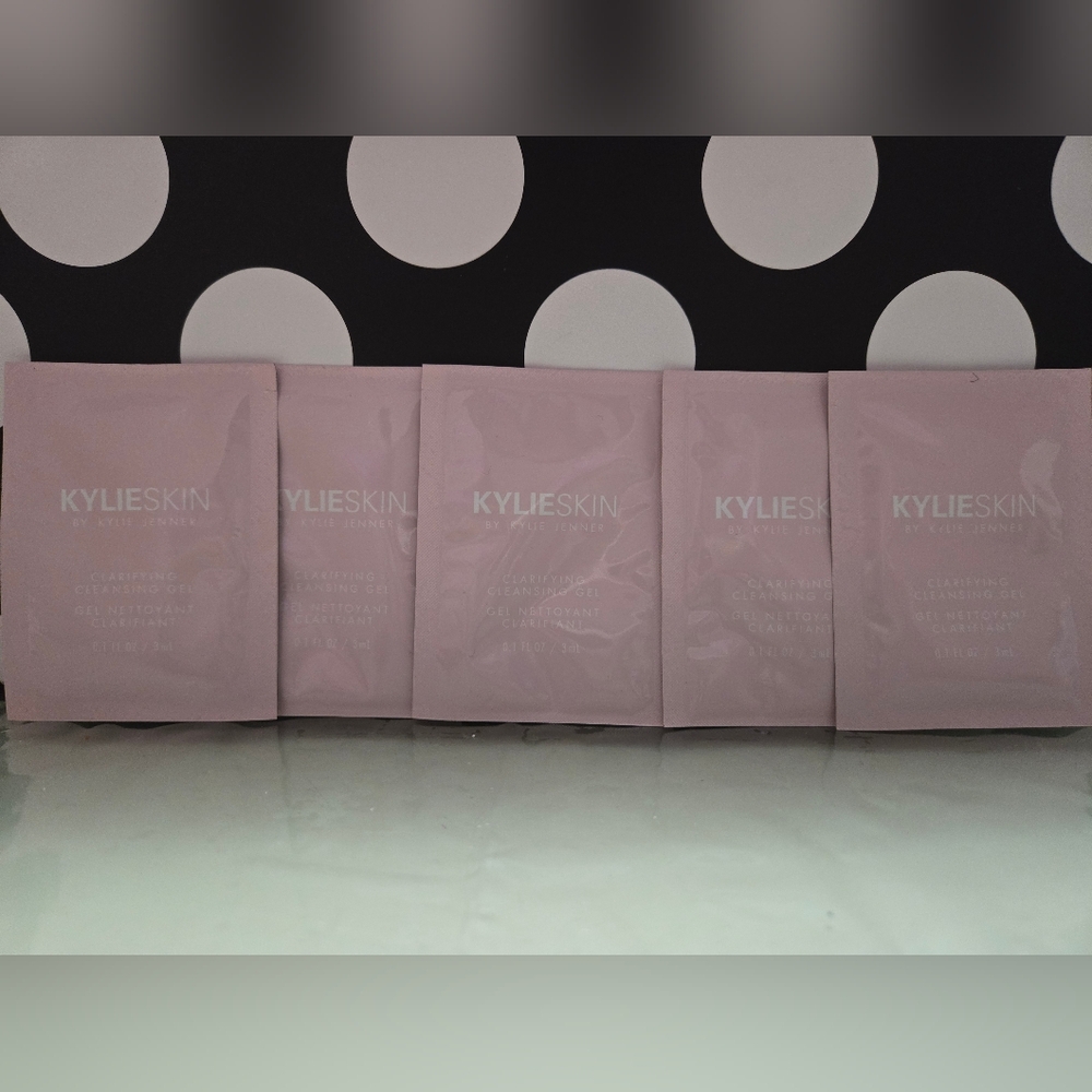 10/$25✨️Kylie Skin Cleanser Gel Bundle✨️